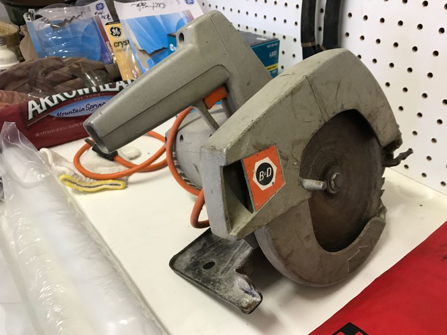 JUST ADDED - Garage Tool Lot With DeWalt Electric Drill, Toolbox With Tools, Bench Grinder, Cordless Blower And More - See Photos [Photo 9]