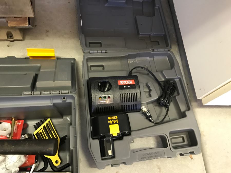 JUST ADDED - Garage Tool Lot With DeWalt Electric Drill, Toolbox With Tools, Bench Grinder, Cordless Blower And More - See Photos [Photo 8]