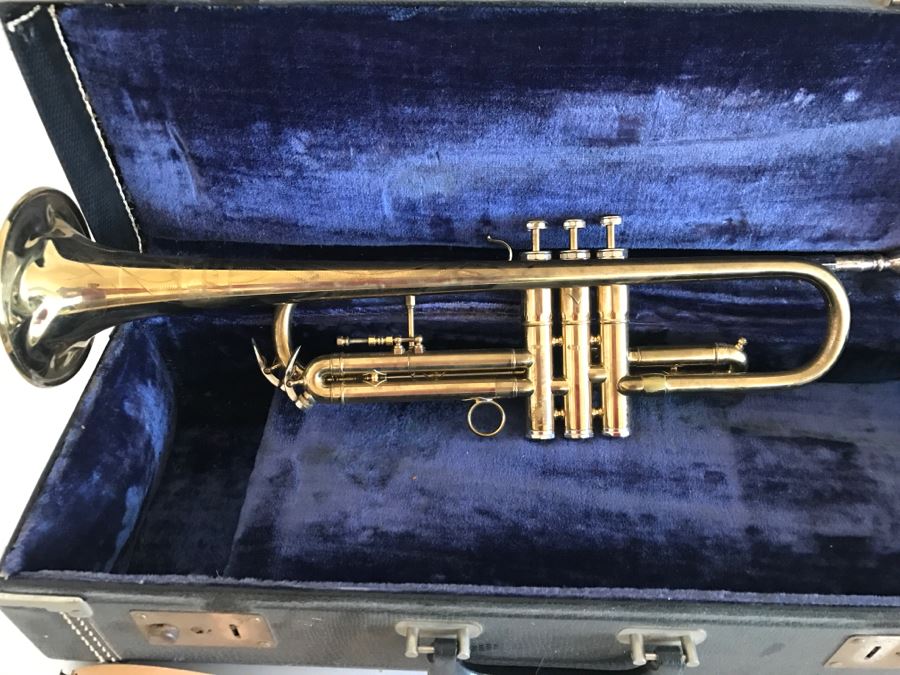 Vintage E.K. Blessing Super Artist Model Trumpet Elkhart, Ind With Case [Photo 6]