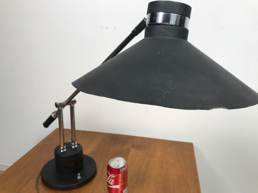 Vintage Mid-Century Metal Chrome Table Lamp [Photo 3]