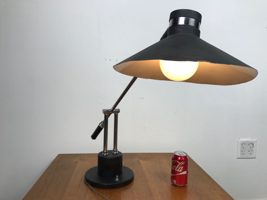 Vintage Mid-Century Metal Chrome Table Lamp [Photo 7]