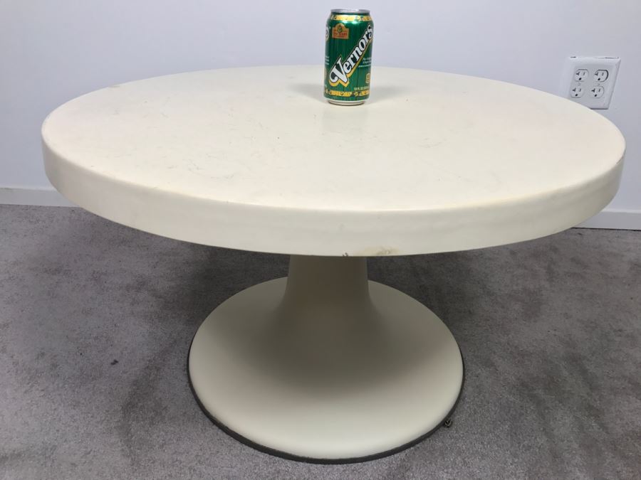 Mid-Century Fiberglass Tulip Table [Photo 7]