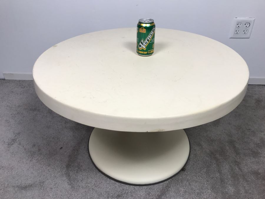 Mid-Century Fiberglass Tulip Table [Photo 5]