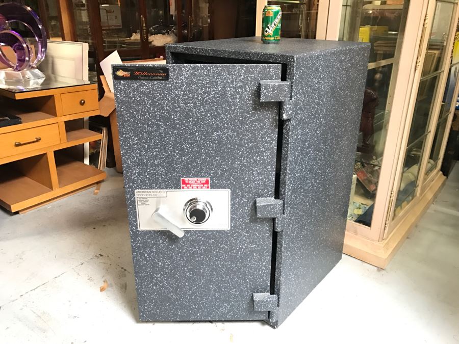 AMSEC 2000 Millennium Silver Edition Large Combination Safe American Security Products Co 21'W X 22'D X 39'H [Photo 15]