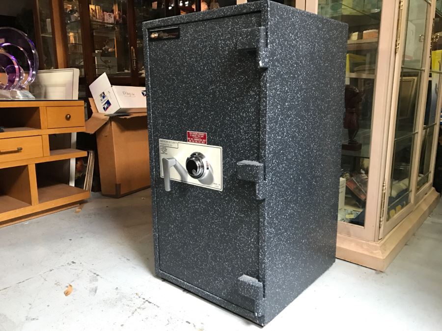 AMSEC 2000 Millennium Silver Edition Large Combination Safe American Security Products Co 21'W X 22'D X 39'H [Photo 8]