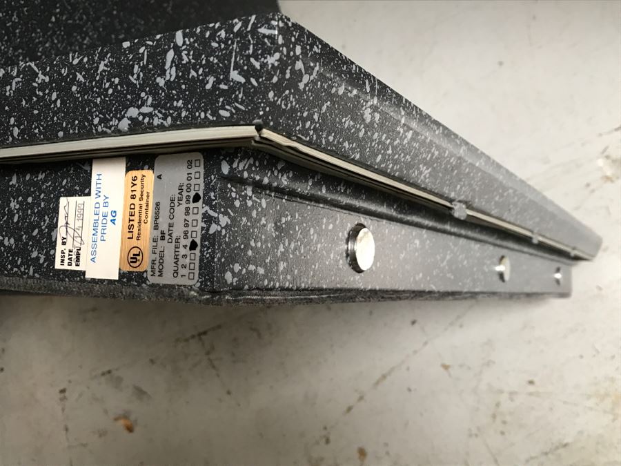 AMSEC 2000 Millennium Silver Edition Large Combination Safe American Security Products Co 21'W X 22'D X 39'H [Photo 6]