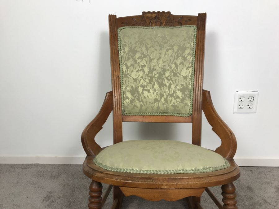 Antique Eastlake Wooden Rocking Chair [Photo 4]