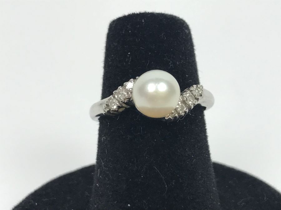 14K White Gold Akoya Pearl With Single Cut Diamonds Ring 2.8g FMV $200 Ring Size 5 3/4