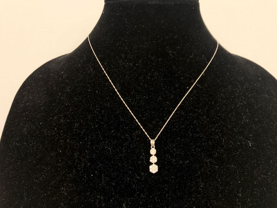 10K White Gold Diamond Pendant With Chain 2.1g 0.5Cttw I-1 H-J [Photo 2]