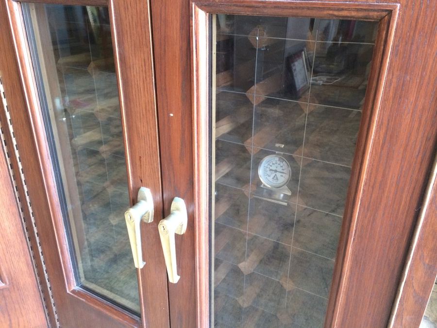 Large Furniture-Style Wine Cellar [Photo 3]