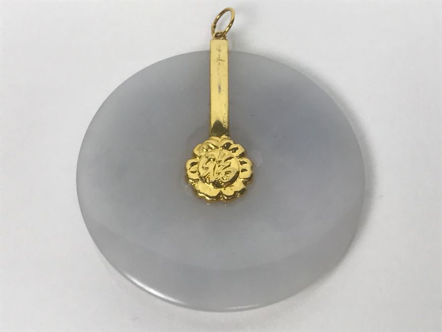 Asian Light Gray Stone Pendant [Photo 1]
