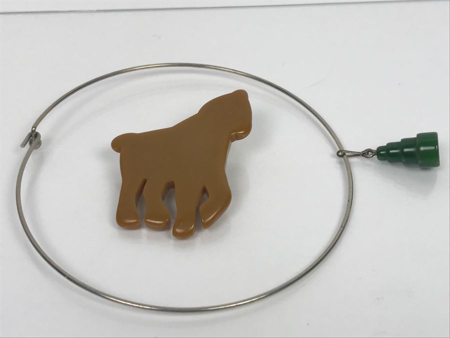 Bakelite Pendant Necklace And Bakelite Animal Brooch Pin [Photo 6]