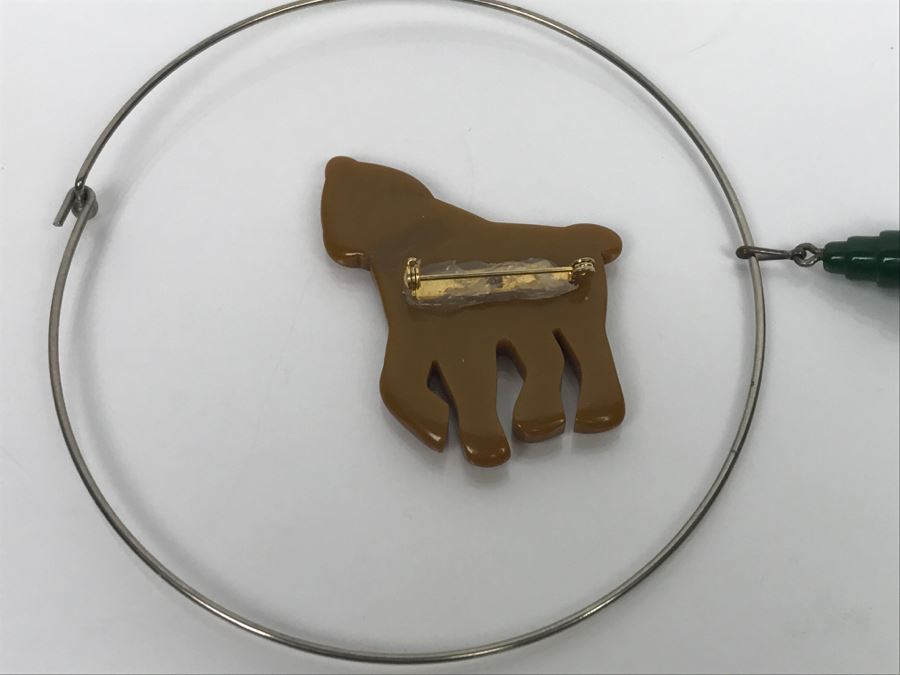 Bakelite Pendant Necklace And Bakelite Animal Brooch Pin [Photo 9]