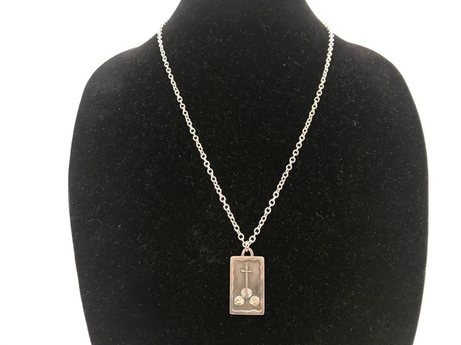 Sterling Silver Pendant With Sterling Silver Chain 25.3g