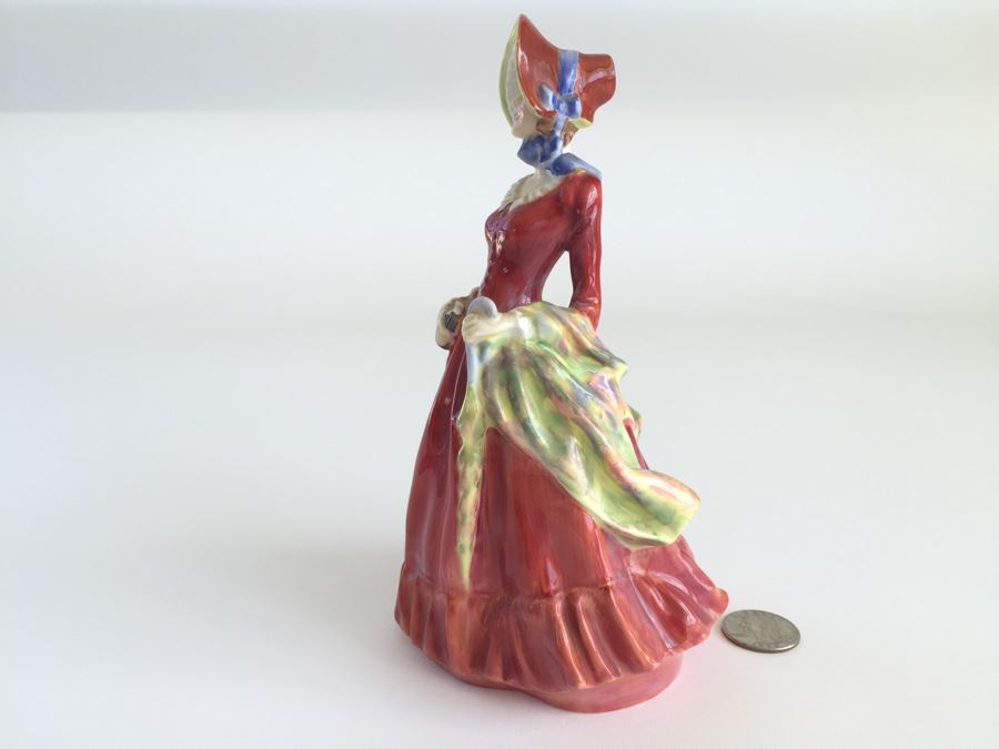 Vintage Royal Doulton Lady Figurine Sabbath Morn HN 1982 [Photo 4]