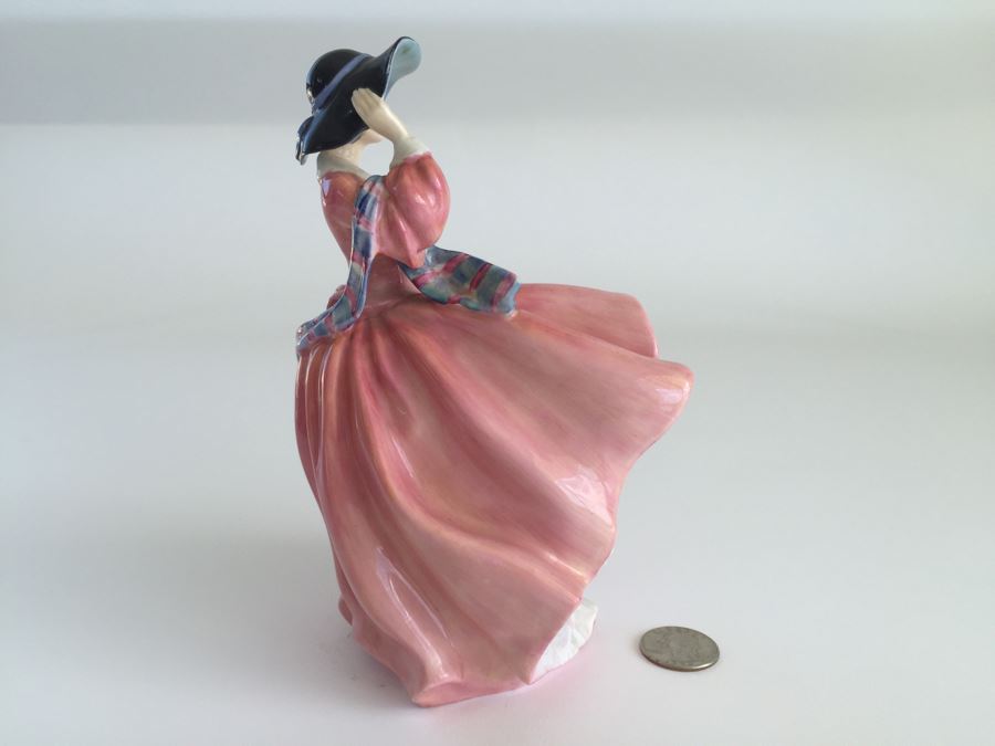 Vintage Royal Doulton Lady Figurine Top O' The Hill HN 1849 [Photo 4]