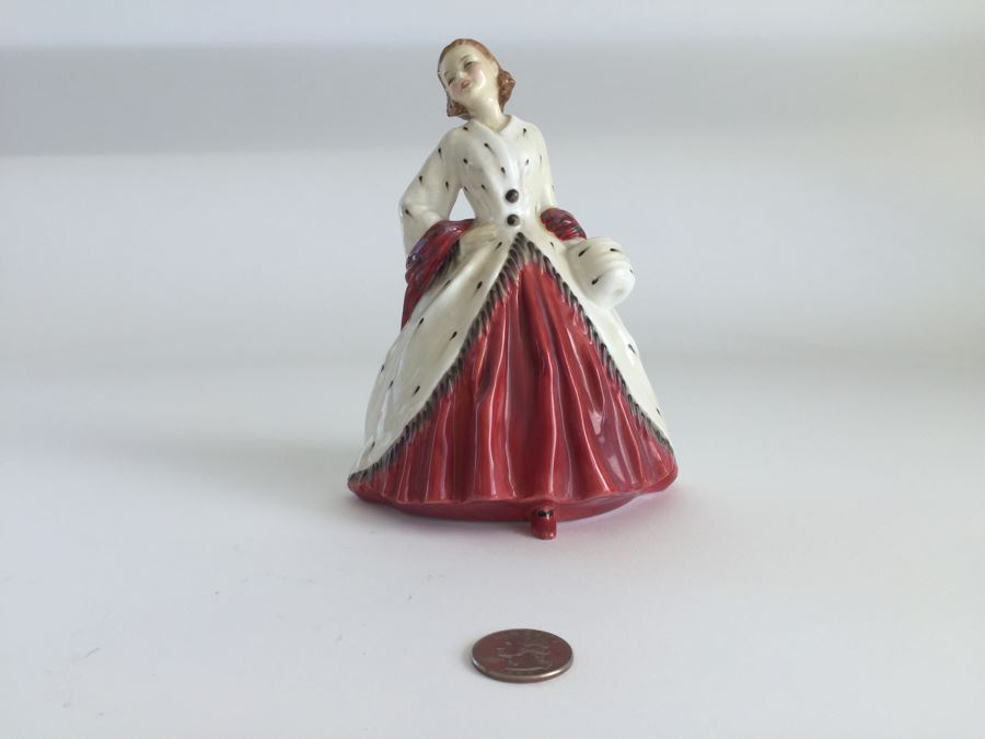 Vintage Royal Doulton Lady Figurine The Ermine Coat HN 1981 [Photo 1]