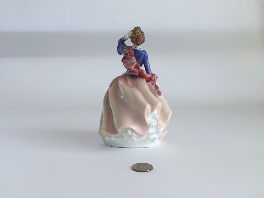 Vintage Royal Doulton Lady Figurine Blithe Morning HN 2021 [Photo 3]