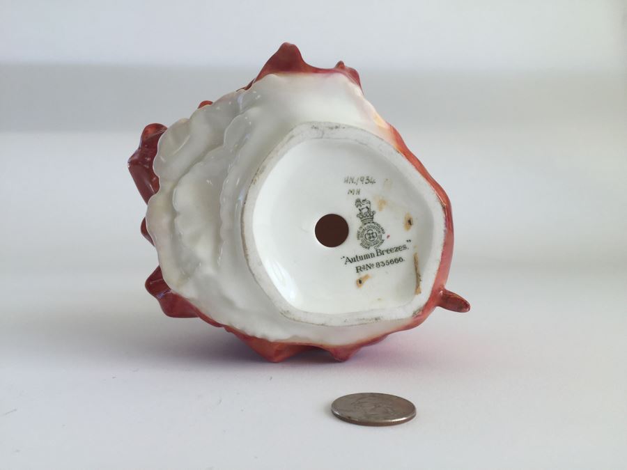 Vintage Royal Doulton Lady Figurine Autumn Breezes HN 1934 [Photo 6]