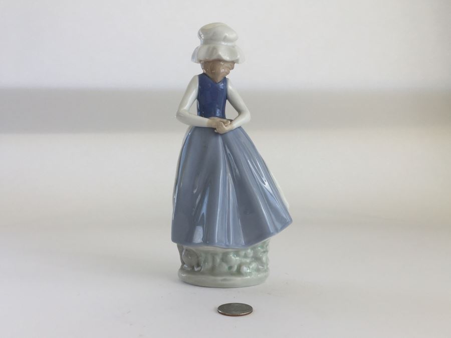 NAO Llladro Figurine [Photo 3]
