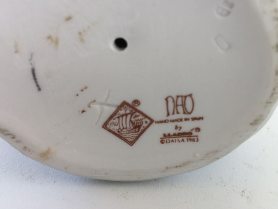 NAO Llladro Figurine [Photo 6]