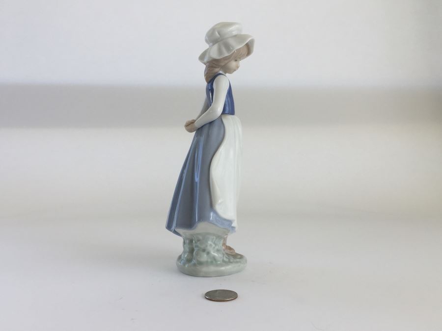 NAO Llladro Figurine [Photo 4]