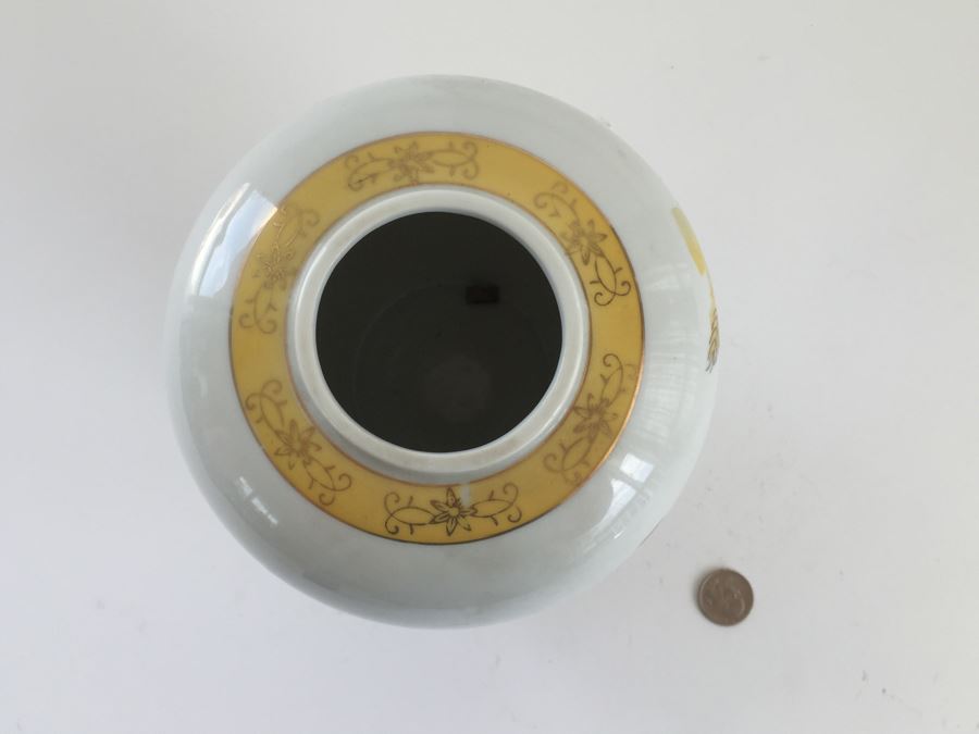 Vintage Japanese Gold And White Jar With Wooden Stand [Photo 7]