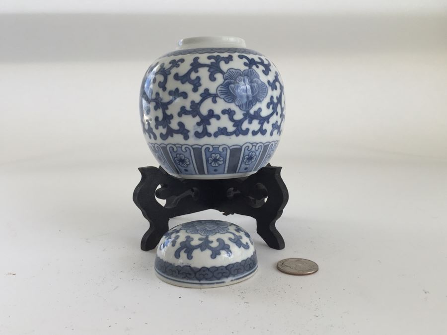 Blue And White Ginger Jar With Stand [Photo 2]