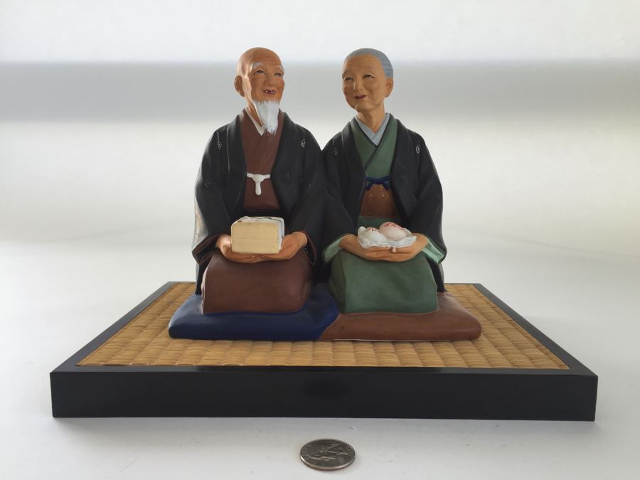 Craftsman Hakata Doll Made In Japan Of Couple On Stand [Photo 1]