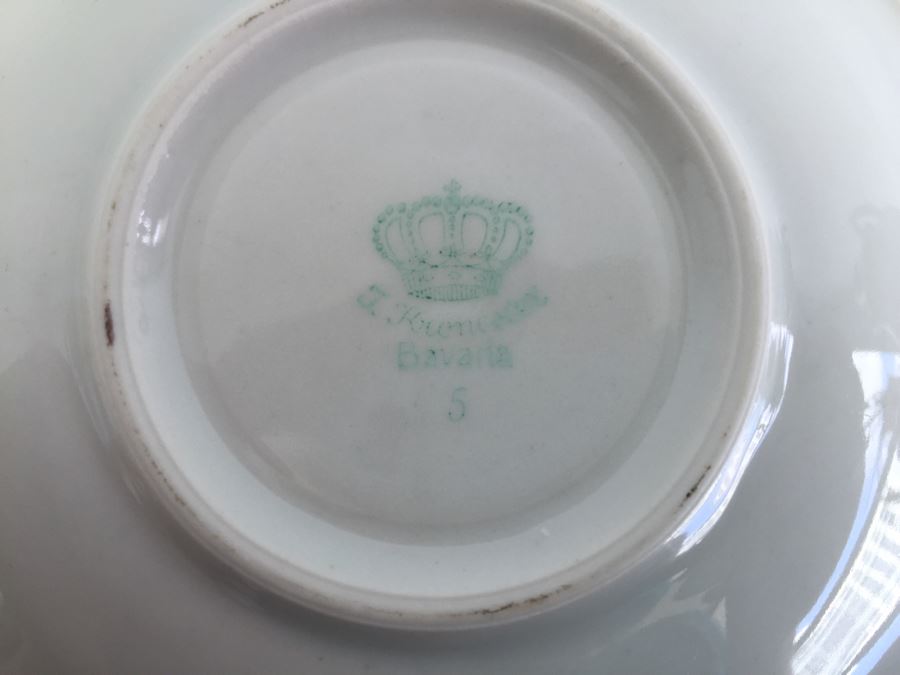 Elegant White And Gold Bavaria China Tea Set [Photo 10]