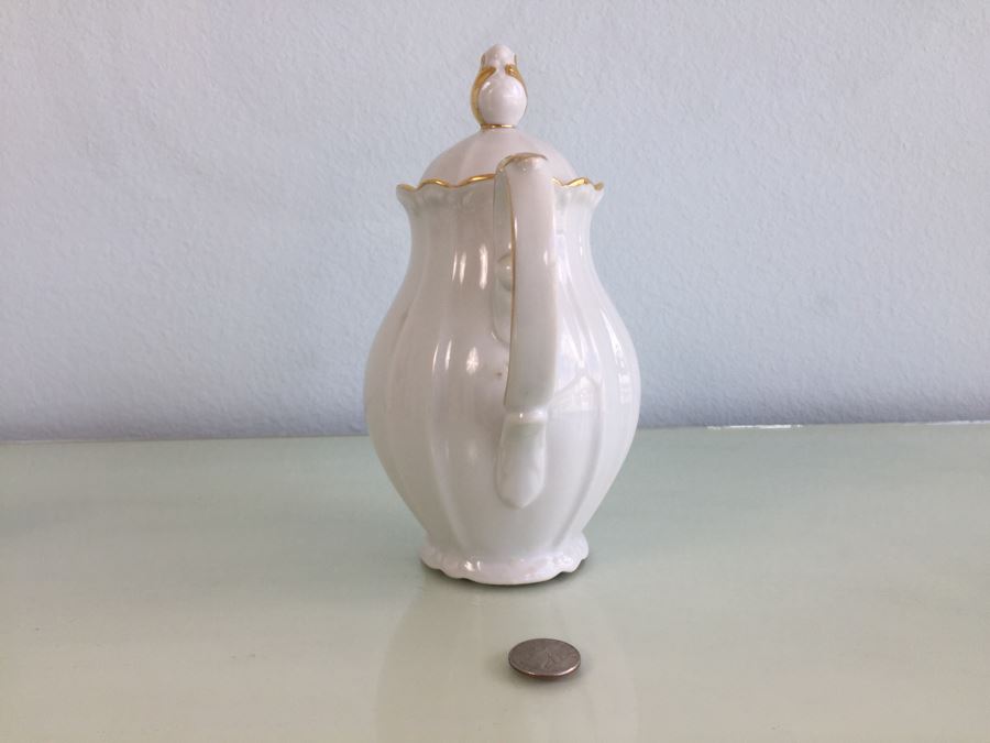 Elegant White And Gold Bavaria China Tea Set [Photo 4]