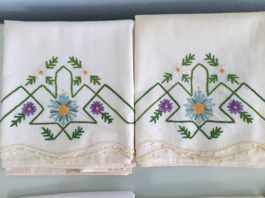 Box Filled With Vintage Linens [Photo 9]