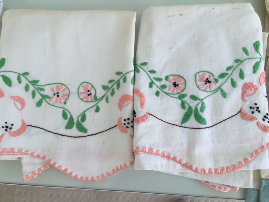 Box Filled With Vintage Linens [Photo 7]