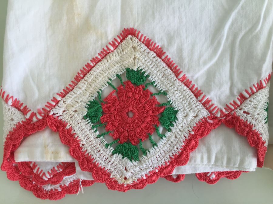 Box Filled With Vintage Linens [Photo 8]