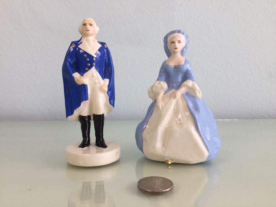 Pair Of Small Mt Vernon VA Figurines [Photo 1]