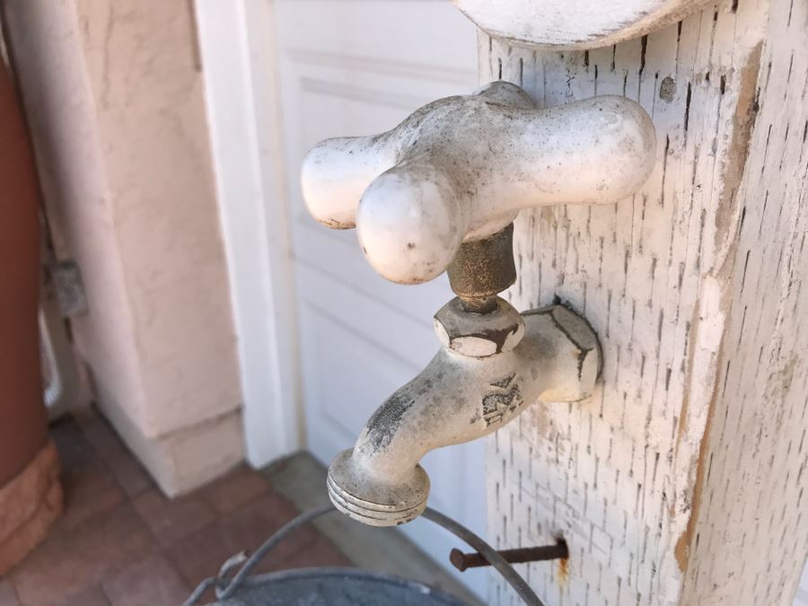 White Shabby Chic Wooden Rack Fountain With Galvanized Bucket (Missing Water Pump) [Photo 4]