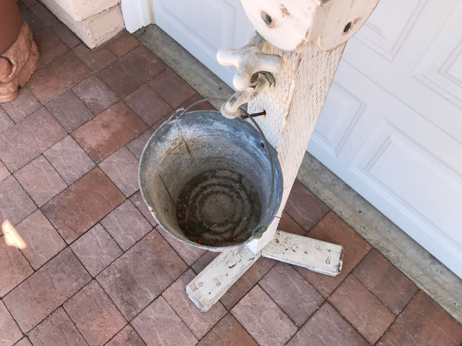White Shabby Chic Wooden Rack Fountain With Galvanized Bucket (Missing Water Pump) [Photo 5]