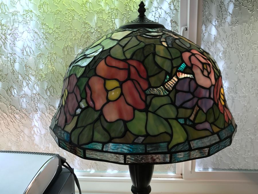 Stained Glass Table Lamp [Photo 5]