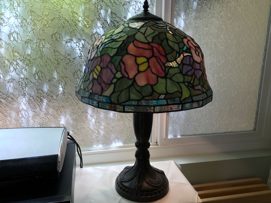 Stained Glass Table Lamp [Photo 2]