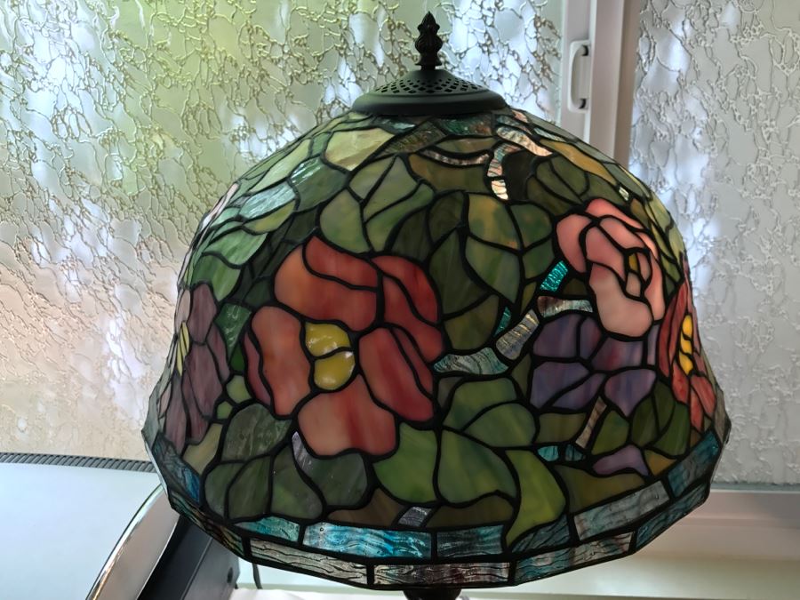 Stained Glass Table Lamp [Photo 4]