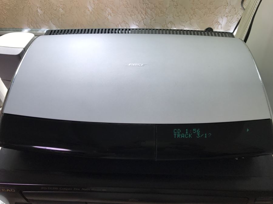 BOSE Model AV18 Media Center CD / DVD Player With 4-Piece BOSE Speaker System, BOSE Remote And TEAC PD-D1200 Multi CD Player [Photo 5]