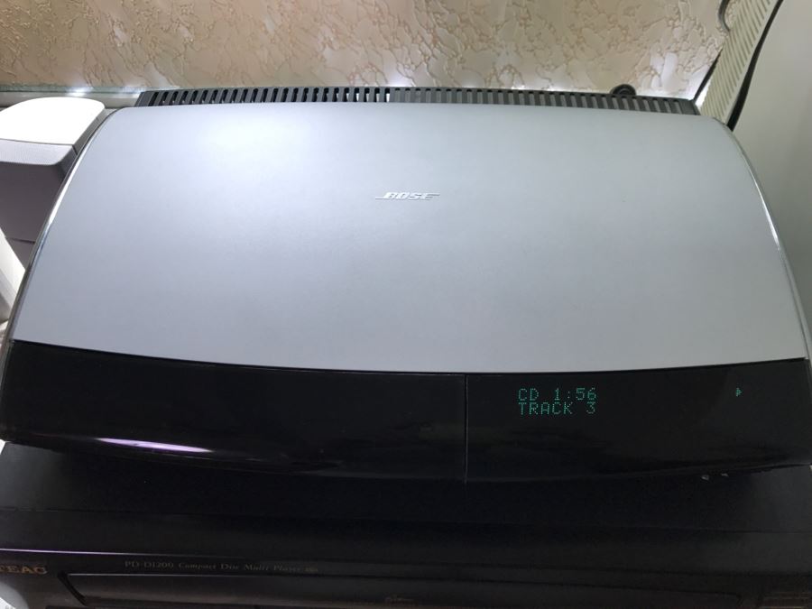 BOSE Model AV18 Media Center CD / DVD Player With 4-Piece BOSE Speaker System, BOSE Remote And TEAC PD-D1200 Multi CD Player [Photo 4]