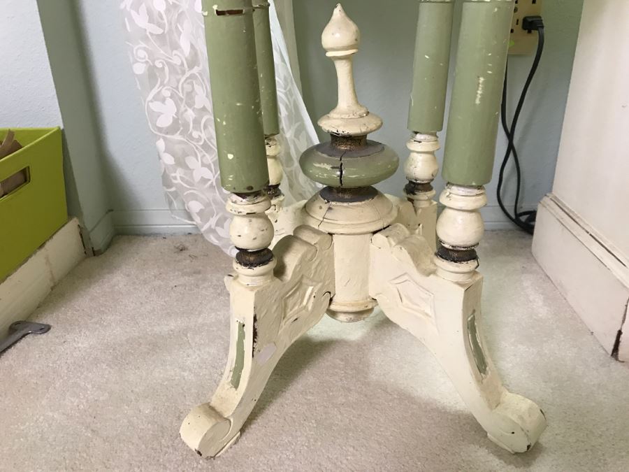 Antique Shabby Chic Round Side Table [Photo 4]