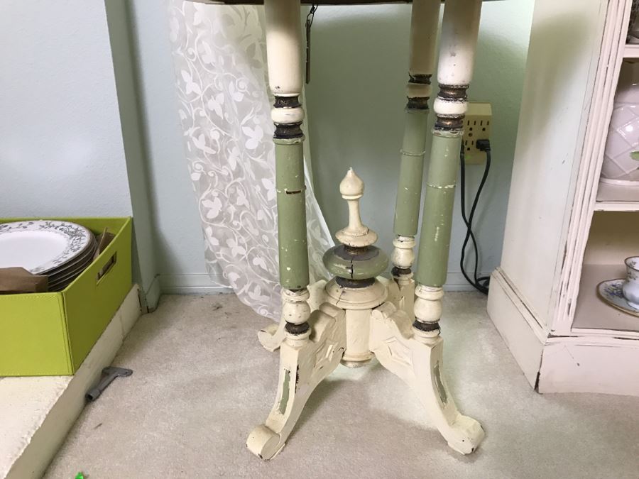 Antique Shabby Chic Round Side Table [Photo 3]