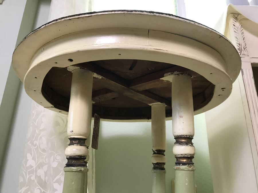 Antique Shabby Chic Round Side Table [Photo 8]
