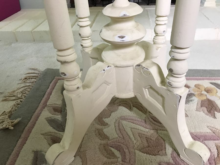 Shabby Chic White Side Table [Photo 5]