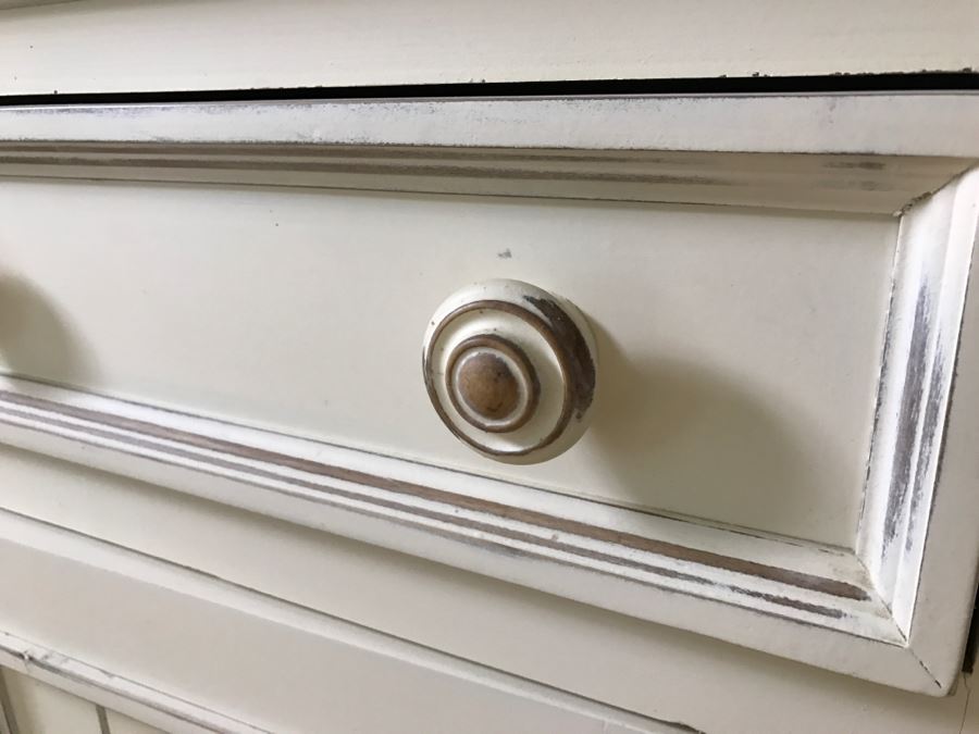 White Shabby Chic China Cabinet [Photo 9]