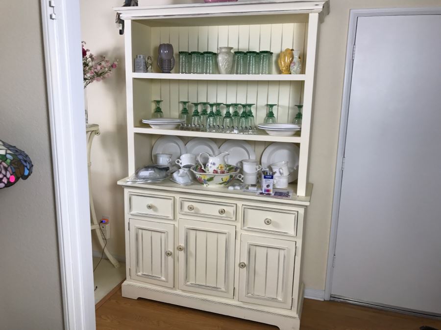 White Shabby Chic China Cabinet [Photo 3]