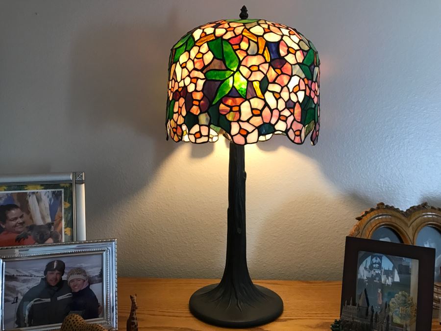 Stained Glass Table Lamp [Photo 9]