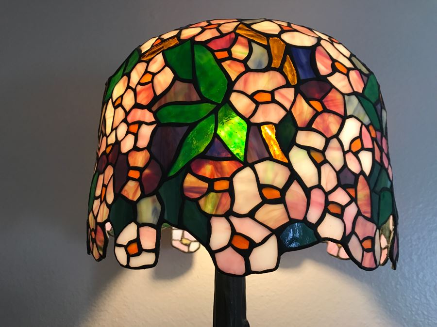 Stained Glass Table Lamp [Photo 3]
